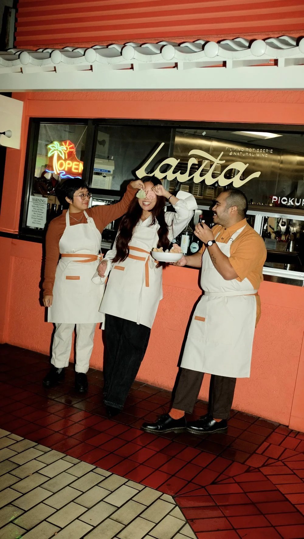 white cotton canvas restaurant apron for lasita by finery